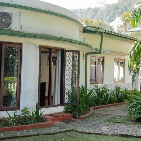 Kandy Boutique Villa By Fortuna Bungalows-3